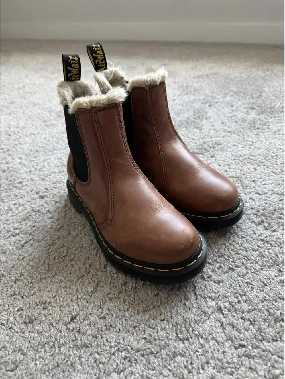 Dr Martens Women’s Sz 5 2976 Leonore‎ Faux Fur Lined Chelsea Boot Brown